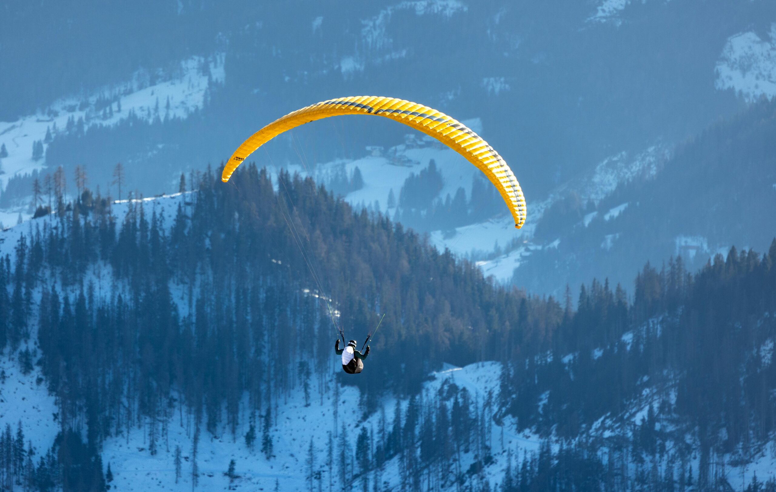 paragliding in kashmir