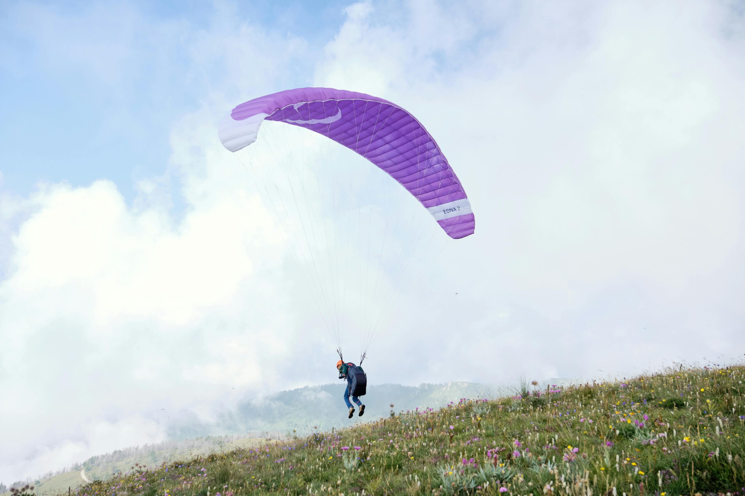 paragliding in kashmir